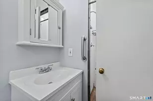 90 Monroe St, East Hartford, CT 06118 - Photo 33