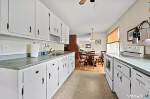 90 Monroe St, East Hartford, CT 06118 - Photo 13