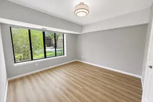 25 Stanley St, West Hartford, CT 06107 - Photo 9