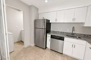 25 Stanley St, West Hartford, CT 06107 - Photo 3