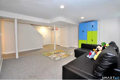 16 Miamis Road, West Hartford, CT 06117 - Photo 31
