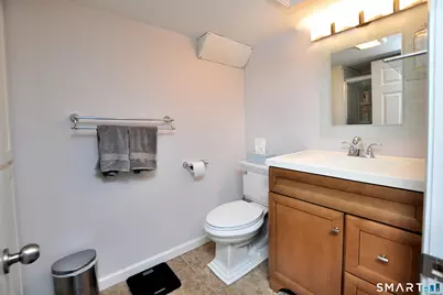 16 Miamis Road, West Hartford, CT 06117 - Photo 33