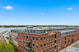 8 Stonington Commons, Stonington, CT 06378 - Photo 3