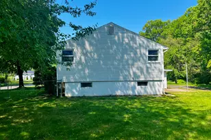 154 Hesse Rd, Hamden, CT 06517 - Photo 3