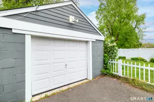 216 Sterling St, Fairfield, CT 06825 - Photo 23