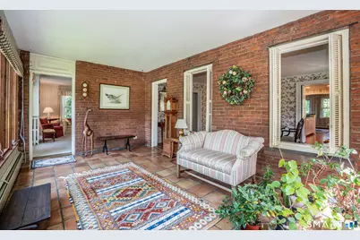 154 Steele Road, West Hartford, CT 06119 - Photo 3