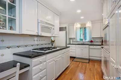 154 Steele Road, West Hartford, CT 06119 - Photo 15