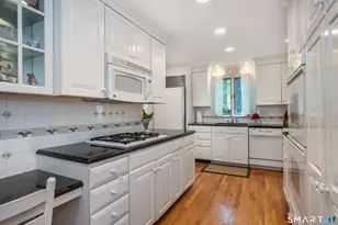 154 Steele Rd, West Hartford, CT 06119 - Photo 15