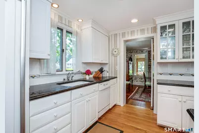 154 Steele Road, West Hartford, CT 06119 - Photo 17