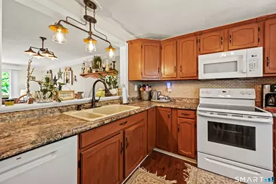23 Woodley Court #2, Meriden, CT 06450 - Photo 5