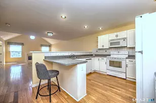 65 Elizabeth Cir, Newtown, CT 06482 - Photo 9