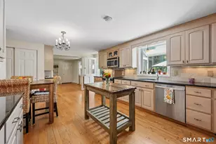 181 Farms Village Rd, Simsbury, CT 06092 - Photo 7