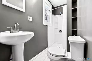 408 East Ave, Bridgeport, CT 06610 - Photo 19