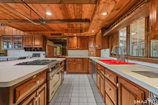 250 Tanglewood Rd, Stratford, CT 06614 - Photo 21