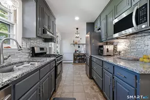 100 Cornell Cir, East Hartford, CT 06108 - Photo 13