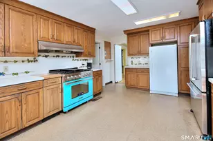 533 N Benson Rd, Fairfield, CT 06824 - Photo 29