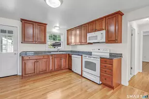223 Patterson Ave, Stratford, CT 06614 - Photo 11