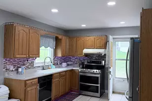 6 Topstone Dr, Danbury, CT 06810 - Photo 3