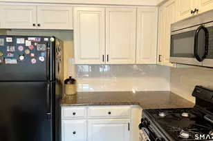 602 Longfellow Dr, Branford, CT 06405 - Photo 13