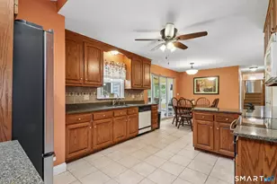 228 Raymond St, Waterbury, CT 06706 - Photo 7
