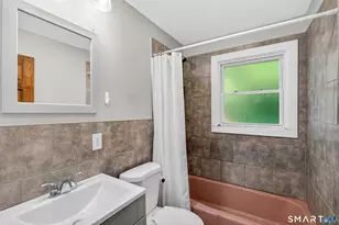 252 Bear Paw Rd, Bridgeport, CT 06606 - Photo 21