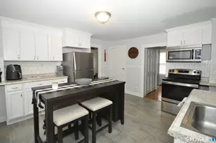 12 Park St, Plainville, CT 06062 - Photo 3