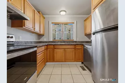 527 West Thames Street #6, Norwich, CT 06360 - Photo 5