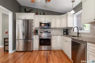 20 Stacy Ct, Cheshire, CT 06410 - Photo 3