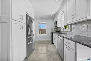 105 Knickerbocker Ave, Stamford, CT 06907 - Photo 9