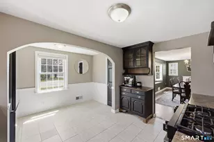 124 Jordan Ln, Wethersfield, CT 06109 - Photo 9