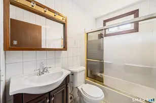 98 Granby St, Waterbury, CT 06708 - Photo 19