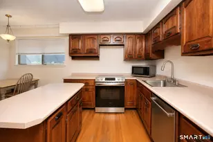 21 Hearthstone Dr, Brookfield, CT 06804 - Photo 7