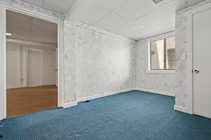 261 Agawam Dr, Stratford, CT 06614 - Photo 27