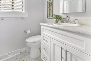 261 Agawam Dr, Stratford, CT 06614 - Photo 17