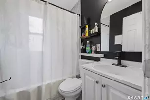 66-68 Alexander Dr, Bridgeport, CT 06606 - Photo 15