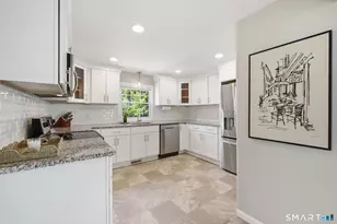 22 Rockledge Dr, West Hartford, CT 06107 - Photo 9