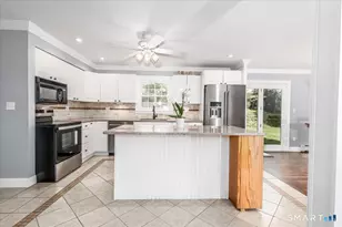 19 Botsford Hill Rd, Newtown, CT 06470 - Photo 7