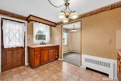 37 Camden Street, New Britain, CT 06051 - Photo 5