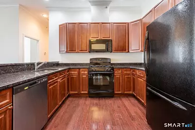 1 King Philip Drive #414, West Hartford, CT 06117 - Photo 9