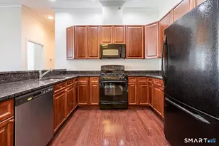 1 King Philip Dr, West Hartford, CT 06117 - Photo 9