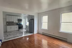 20 Coe St, Waterbury, CT 06704 - Photo 5