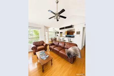 31 High Street #8202, East Hartford, CT 06118 - Photo 3