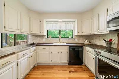 6 Arapaho Road, Brookfield, CT 06804 - Photo 13