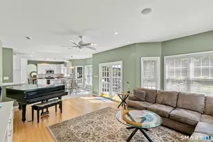 37 Cranberry Ln, Middletown, CT 06457 - Photo 7