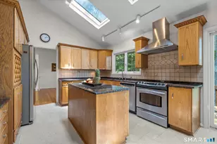 42 Akbar Rd, Stamford, CT 06902 - Photo 15
