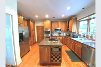 12 Carriage Hill Road, Woodbridge, CT 06525 - Photo 7