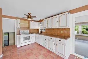 121 Dogwood Ln, South Windsor, CT 06074 - Photo 9