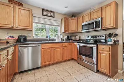 45 Wisteria Drive, Naugatuck, CT 06770 - Photo 9