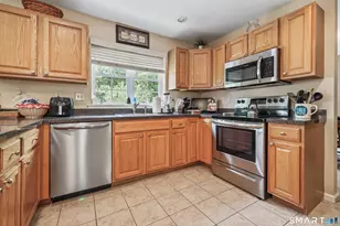 45 Wisteria Dr, Naugatuck, CT 06770 - Photo 9