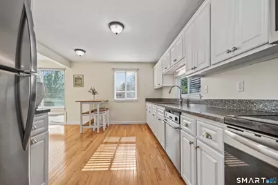 37 Old Mill Court #37, Simsbury, CT 06070 - Photo 15